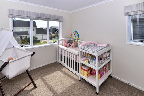 Photo of property in 6 Cornwall Place, Karaka, Papakura, 2113