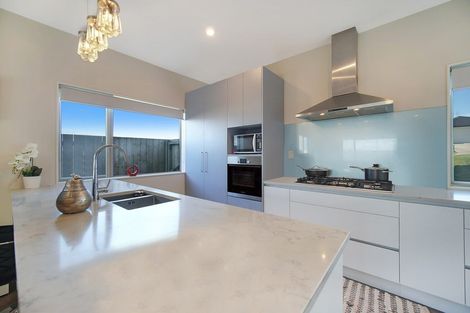 Photo of property in 11 Regis Park Drive, Pukekohe, 2120