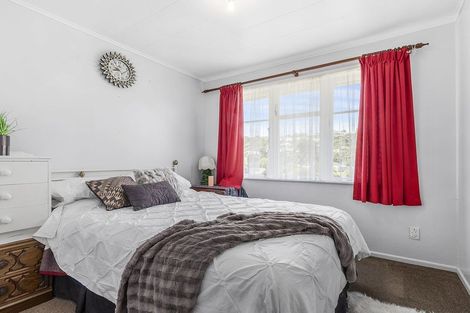 Photo of property in 111 Newlands Road, Newlands, Wellington, 6037