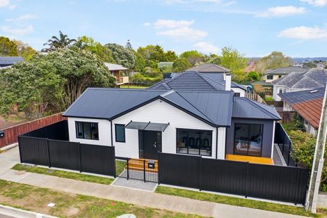 Photo of property in 54d Te Atatu Road, Te Atatu South, Auckland, 0610