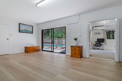 Photo of property in 8 Deodar Place, Totara Heights, Auckland, 2105