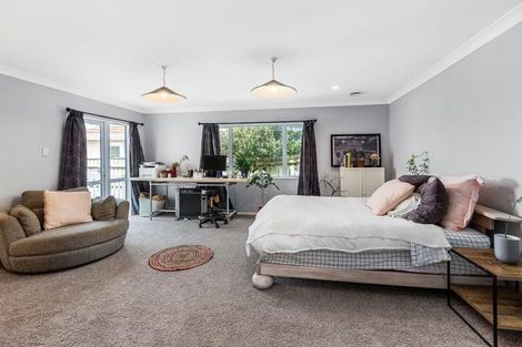 Photo of property in 153 Westchester Drive, Churton Park, Wellington, 6037