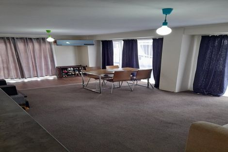 Photo of property in 16 Fitzherbert Avenue, West Harbour, Auckland, 0618