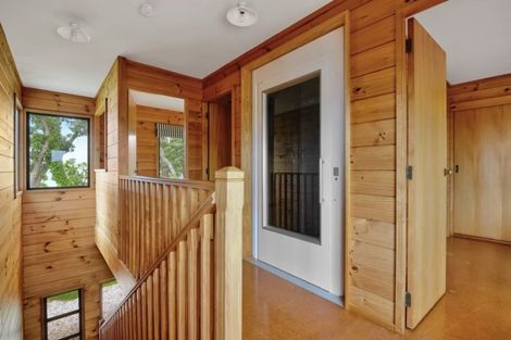 Photo of property in 33 The Esplanade, Eastern Beach, Auckland, 2012