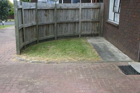 Photo of property in 12 Pipitea Place, Massey, Auckland, 0614