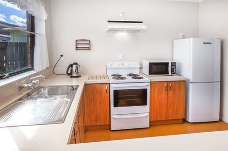 Photo of property in 41b Duncan Street, Tawa, Wellington, 5028