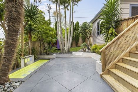 Photo of property in 2/93 Stanley Road, Glenfield, Auckland, 0629