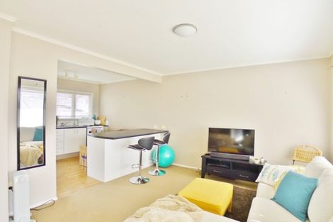 Photo of property in 1/6 Corrella Road, Belmont, Auckland, 0622