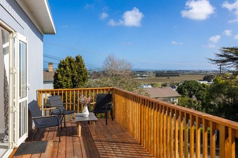 Photo of property in 33 Porter Crescent, Helensville, 0800