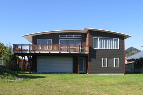 Photo of property in 24 Morcom Drive, Cooks Beach, Whitianga, 3591