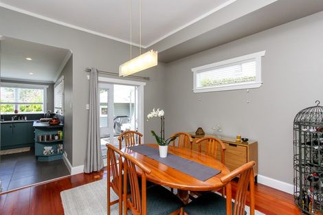 Photo of property in 31 Wallace Place, Westown, New Plymouth, 4310