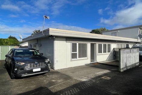 Photo of property in 2/58 Amaru Road, One Tree Hill, Auckland, 1061