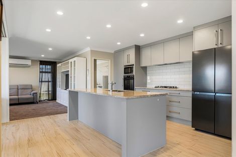 Photo of property in 16 Vantage Place, Omokoroa, 3114
