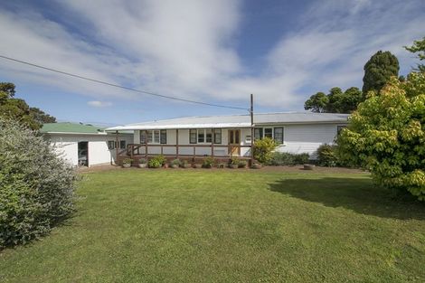 Photo of property in 18 School Road, Riverhead, 0820