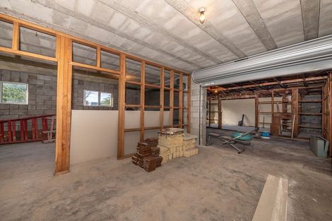 Photo of property in 44 Henley Street, Westport, 7825