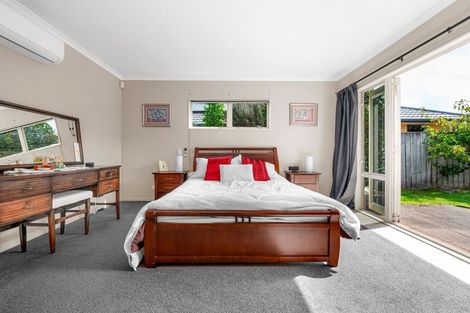 Photo of property in 76 Saint James Drive, Huntington, Hamilton, 3210