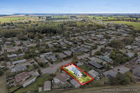 Photo of property in 12 Mckenzie Place, Waikuku Beach, 7402