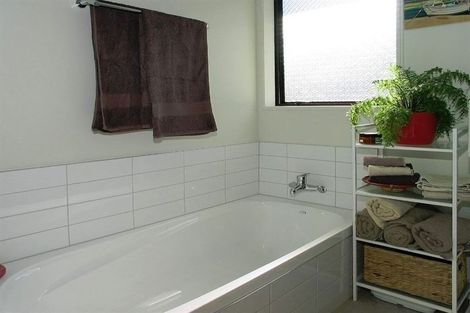 Photo of property in 30 Guadeloupe Crescent, Grenada Village, Wellington, 6037