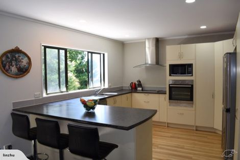 Photo of property in 91c Wade River Road, Stanmore Bay, Whangaparaoa, 0932