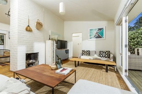 Photo of property in 1/16a Bardia Street, Belmont, Auckland, 0622