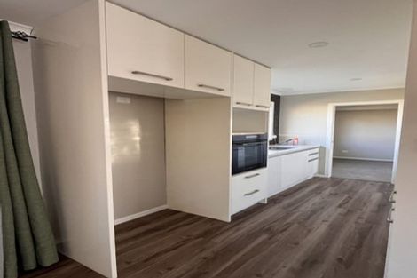 Photo of property in 17 Tuakiri Street, Point England, Auckland, 1072