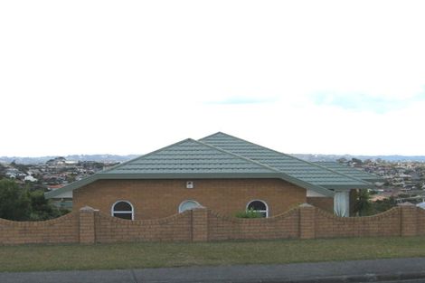 Photo of property in 118 Luckens Road, West Harbour, Auckland, 0618