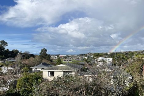 Photo of property in 2/127 Stapleford Crescent, Browns Bay, Auckland, 0630