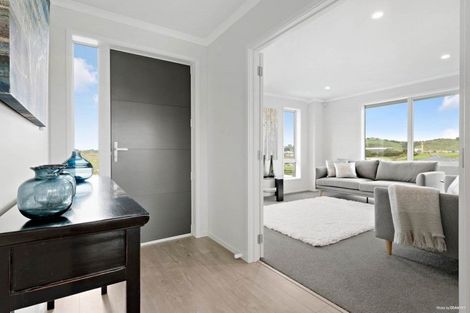 Photo of property in 11 Peet Row, Pokeno, 2471