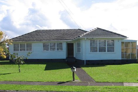Photo of property in 73 Dale Crescent, Pakuranga, Auckland, 2010