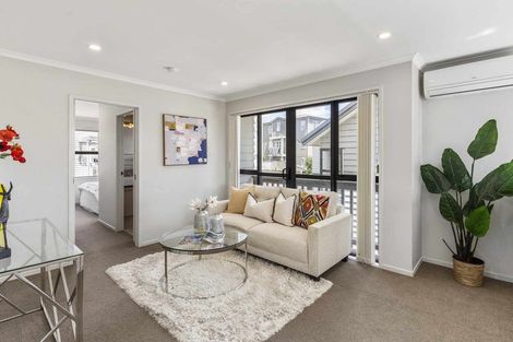 Photo of property in 16 Hirimate Place, Flat Bush, Auckland, 2019