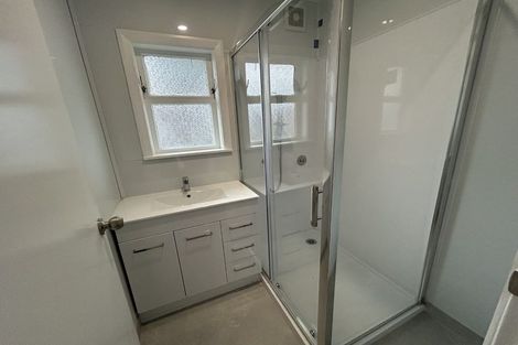 Photo of property in 1/16 Kaponga Crescent, New Lynn, Auckland, 0600