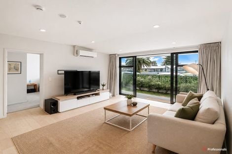 Photo of property in 2/388 Hibiscus Coast Highway, Orewa, 0931