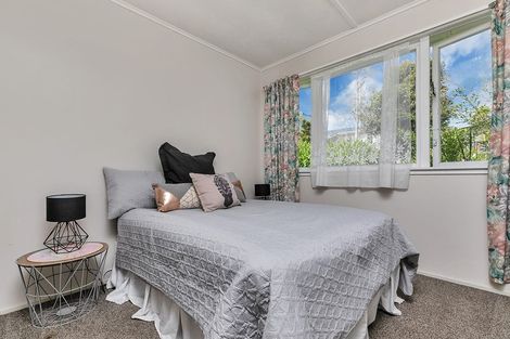 Photo of property in 1/25 Peach Road, Glenfield, Auckland, 0629