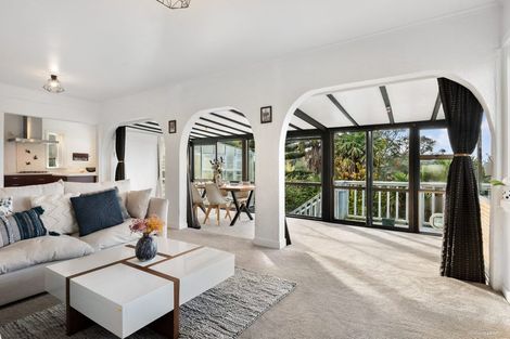 Photo of property in 16 Limmer Place, Browns Bay, Auckland, 0632