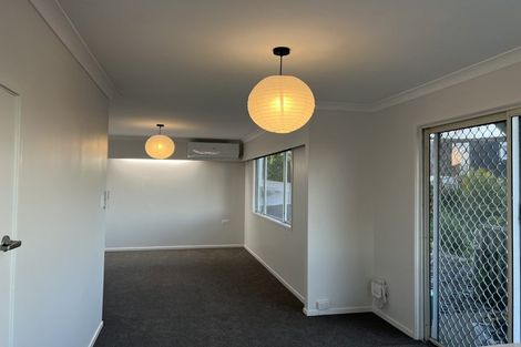 Photo of property in 2/57 Coronation Road, Hillcrest, Auckland, 0627