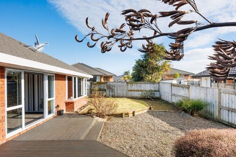 Photo of property in 20 Johnstone Drive, Fitzherbert, Palmerston North, 4410