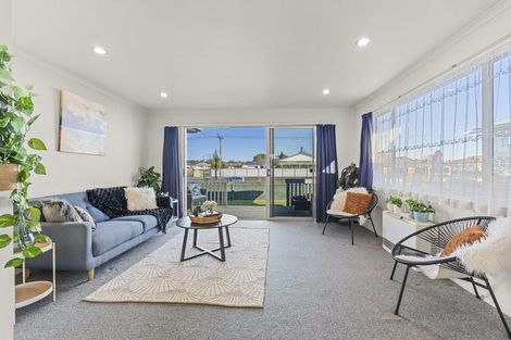 Photo of property in 12 Domett Street, Waitara, 4320
