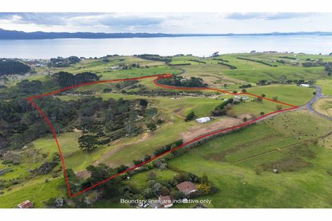 Photo of property in 16 Tearoe Road, Manukau Heads, Waiuku, 2684