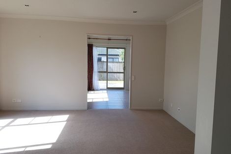 Photo of property in 2 Graham Collins Drive, Windsor Park, Auckland, 0632