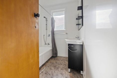 Photo of property in 15 Te Rangitautahanga Road, Turangi, 3334