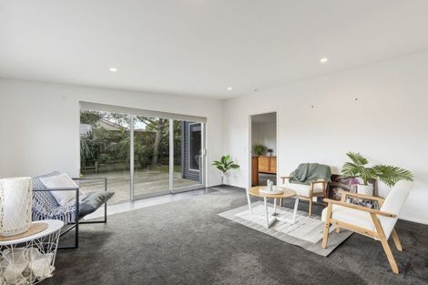 Photo of property in 26 Birdwood Avenue, Moturoa, New Plymouth, 4310