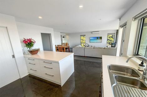 Photo of property in 31 Soleares Avenue, Mount Pleasant, Christchurch, 8081