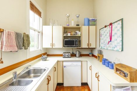 Photo of property in 50 Brightwater Terrace, Terrace End, Palmerston North, 4410