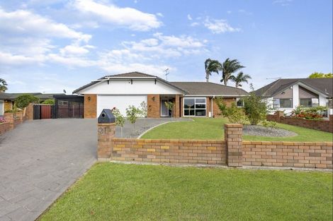 Photo of property in 21 Perotti Place, Conifer Grove, Takanini, 2112