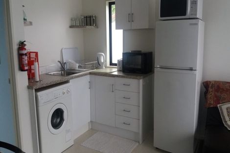 Photo of property in 3 Nadine Place, Mangere Bridge, Auckland, 2022