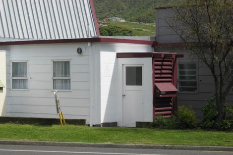 Photo of property in 49d Auckland Street, Picton, 7220