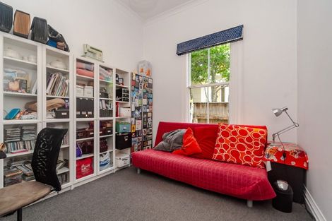 Photo of property in 23 Palm Grove, Berhampore, Wellington, 6023