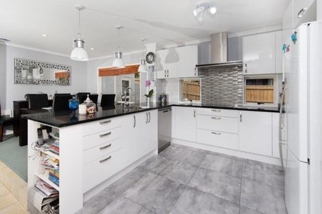 Photo of property in 31 William Gamble Drive, Greenhithe, Auckland, 0632