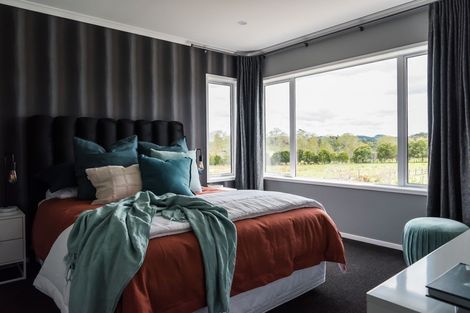 Photo of property in 16 Bridget Court, Red Beach, 0932