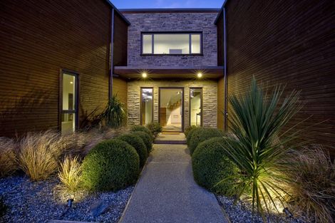 Photo of property in 98 Jacks Point Rise, Jacks Point, Queenstown, 9371